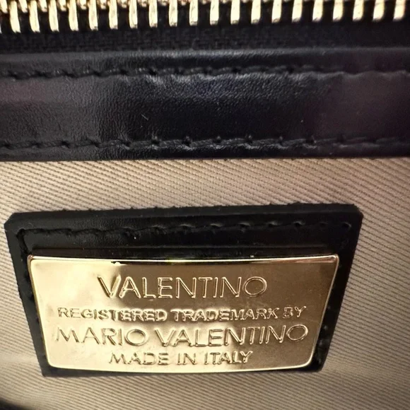 💰⬇️ VALENTINO BY MARIO VALENTINO
Large Lena Lavoro Leather Shoulder Bag - Picture 12 of 13